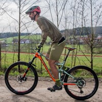 GENIUS BIKE SHORTS for men olive/black