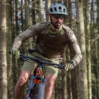 Set ARMAGEDON + GENIUS BIKE SHORTS green